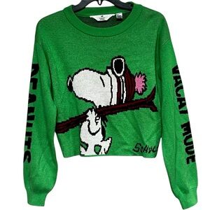 H&M Peanuts Snoopy Green Jacquard Knit Cropped Sweater “Vacay Mode"